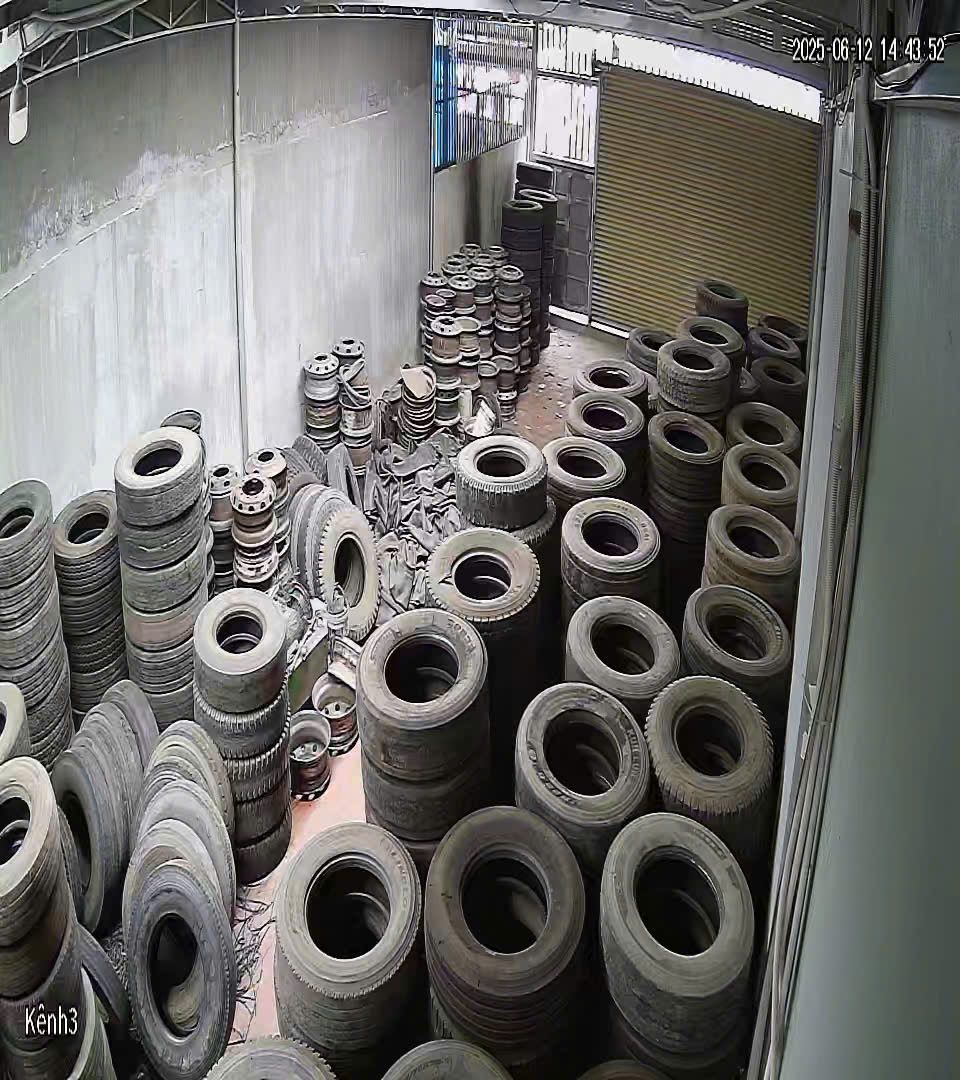 Lốp Xe Tải Cũ Bình Dương / Kho Lốp xe Lướt Giá Rẻ / Lắp Ráp Lưu Động Tận Nơi